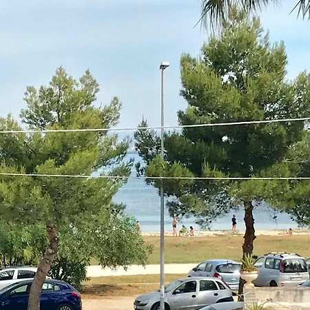 Valentina Nyaraló *